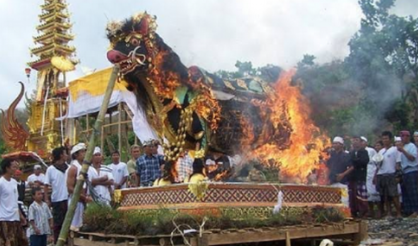 Ngaben: Upacara Pemakaman Hindu Bali yang Penuh Makna dan Keharmonisan